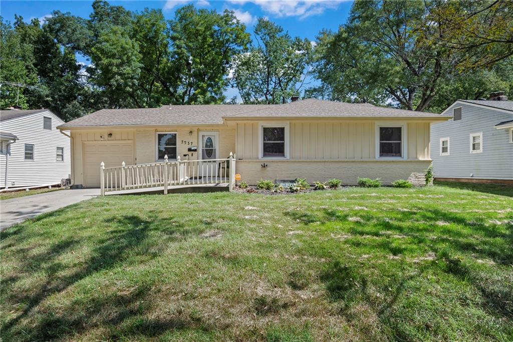 Listing Photo MLS #HMS2640033