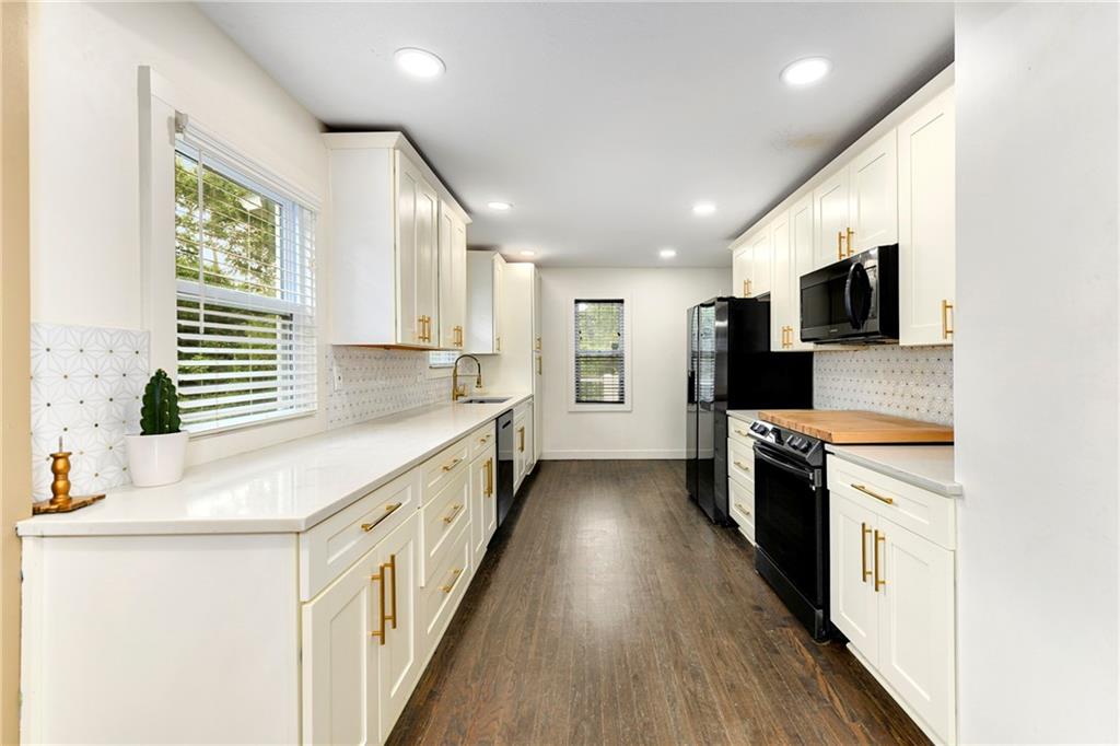Listing Photo MLS #HMS2640070
