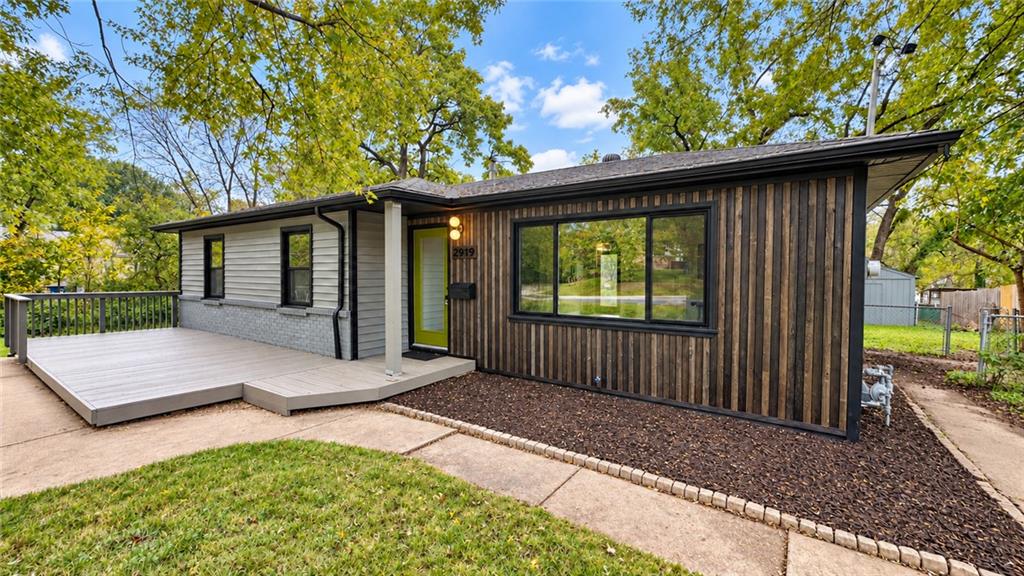 Listing Photo MLS #HMS2647555