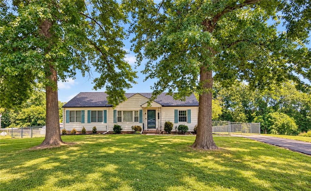 Listing Photo MLS #HMS2647931