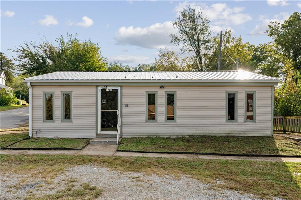 Listing Photo MLS #HMS2648376